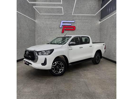 TOYOTA HILUX 2.8 D-4D TURBO DIESEL CD SRV 4X4 AUTOMÁTICO TOYOTA HILUX 2.8 D-4D TURBO DIESEL CD SRV 4X4 AUTOMÁTICO